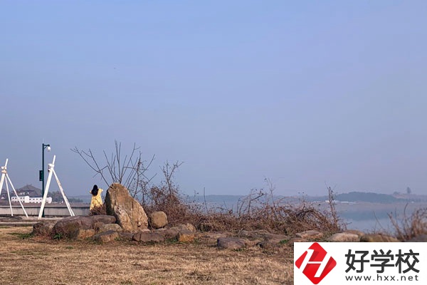 張家界僑輝職業(yè)技術(shù)學(xué)校好不好？辦學(xué)條件有什么特色？