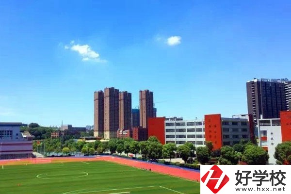 長沙市賀龍體育運(yùn)動學(xué)校運(yùn)動場